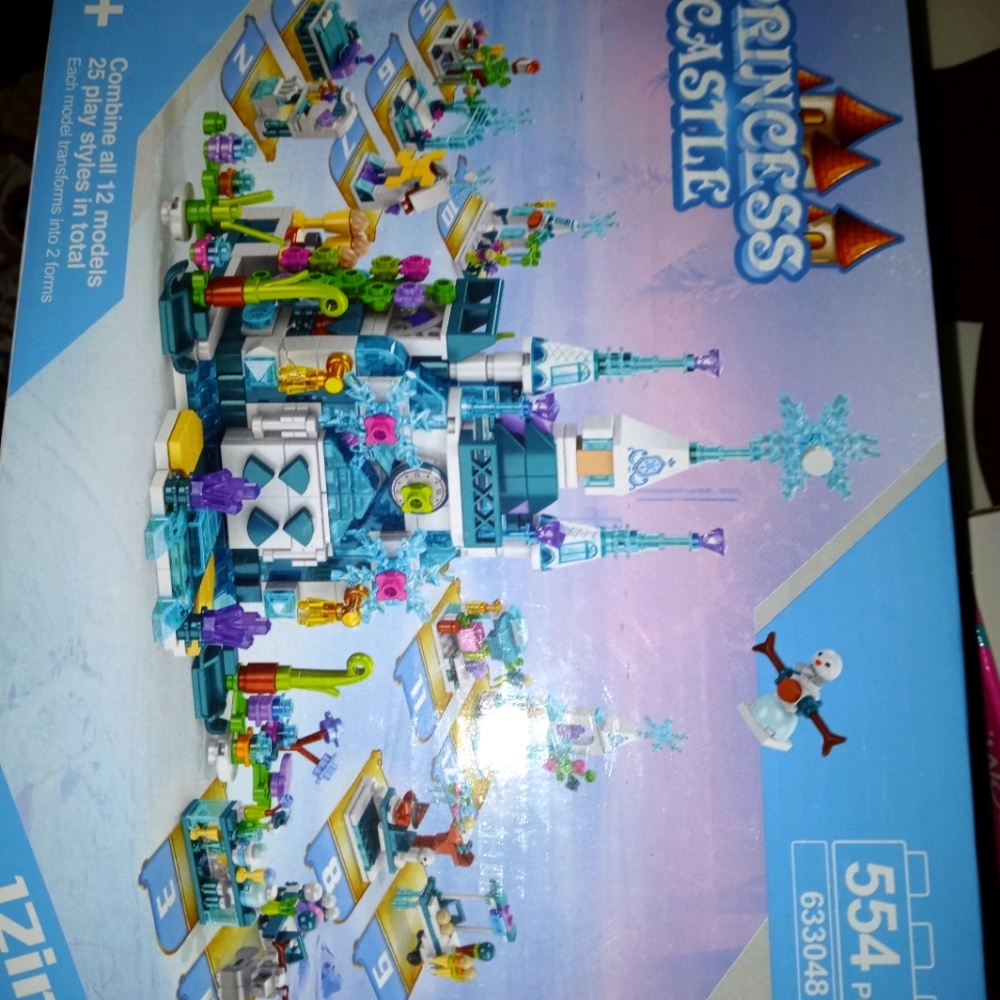 New Princess castle Legos 554 pieces